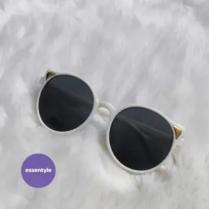 Offwhite cat ear sunglass EL4-11-2