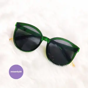 Green transparent polarized sunglass EL4-12-1