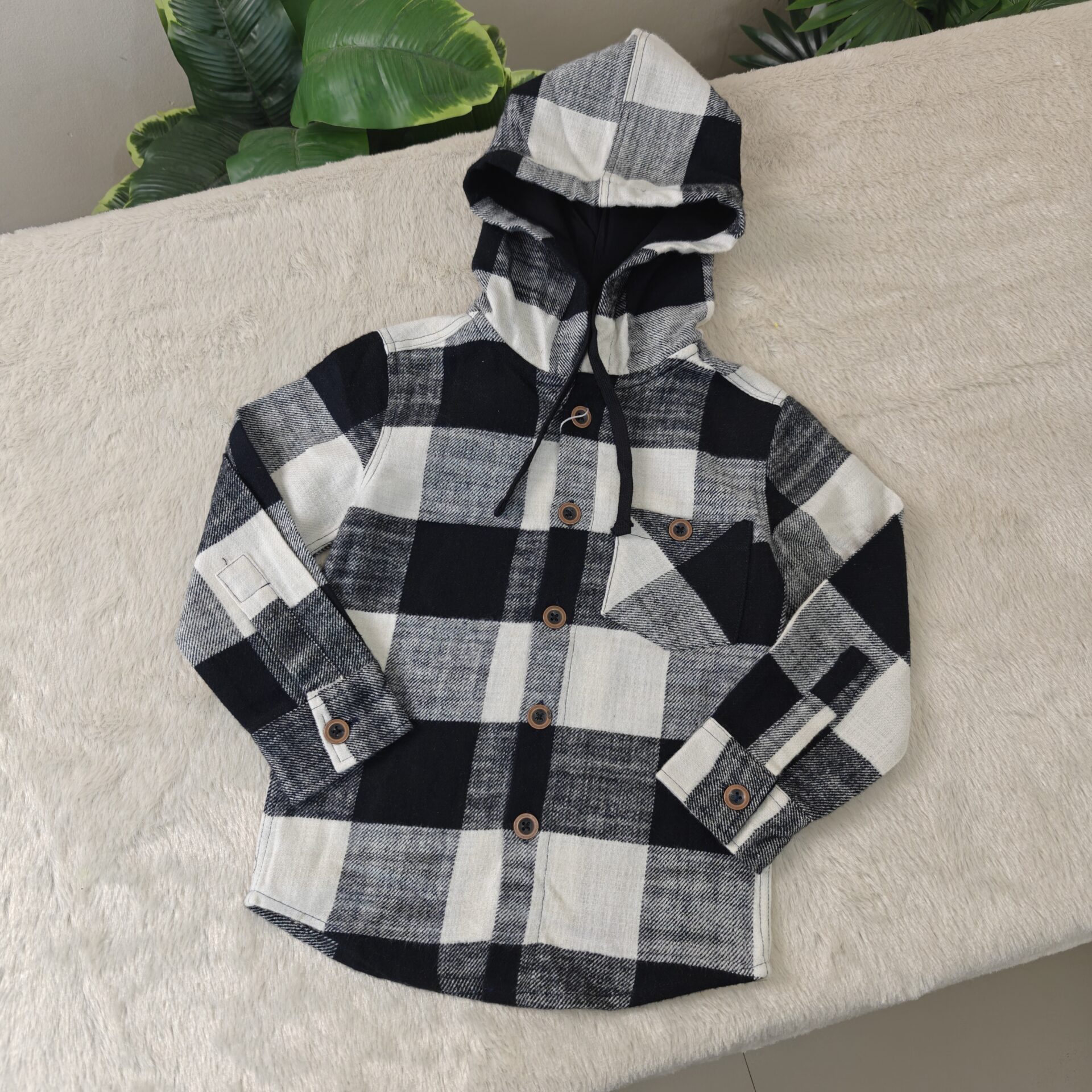 Black check flannel hoodie E30T5